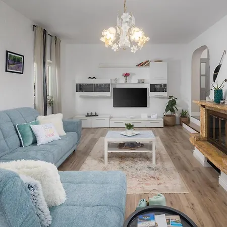 Family Vacation Žbandaj