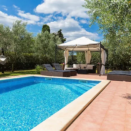 Family Vacation * Žbandaj