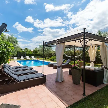 Family Vacation Villa *