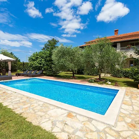Villa Family Vacation Zbandaj